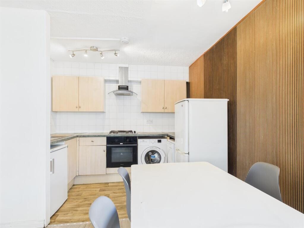4 bedroom house for rent Cedars Road London, SW4 0PN | UniHomes