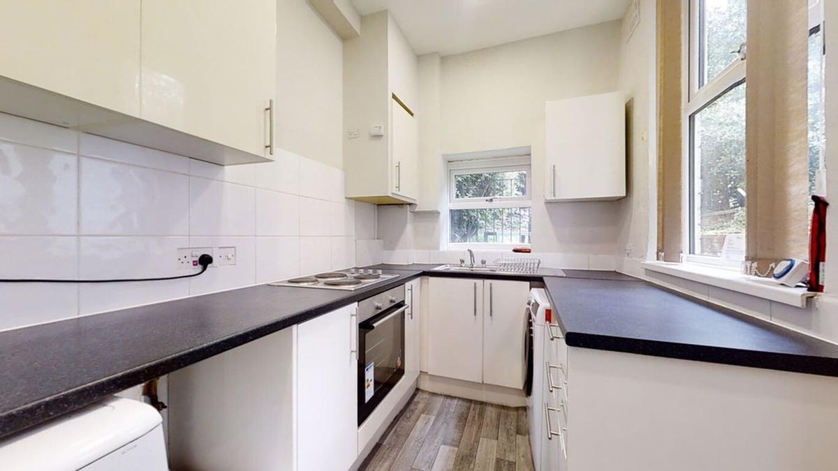 5 bedroom house for rent Thompson Road, Sheffield, S11 8RB UniHomes