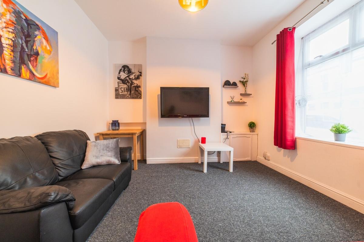 4 bedroom house on Coburn Street, Cathays, Cardiff