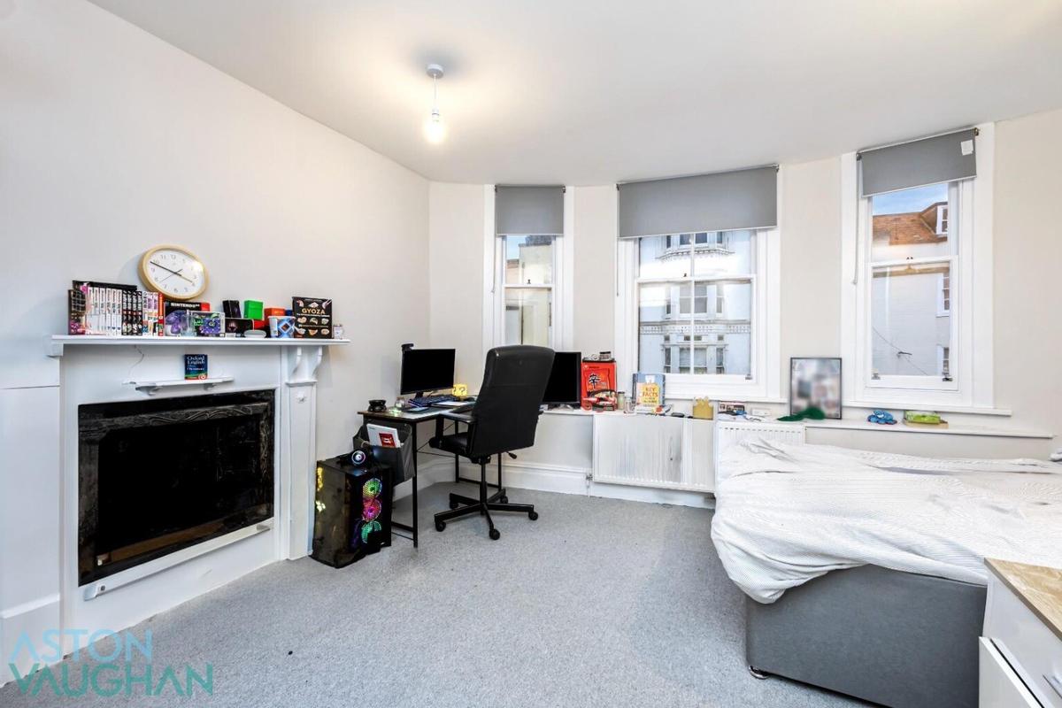 3 bedroom apartment for rent Brighton East Sussex Brighton, BN2 1RE ...
