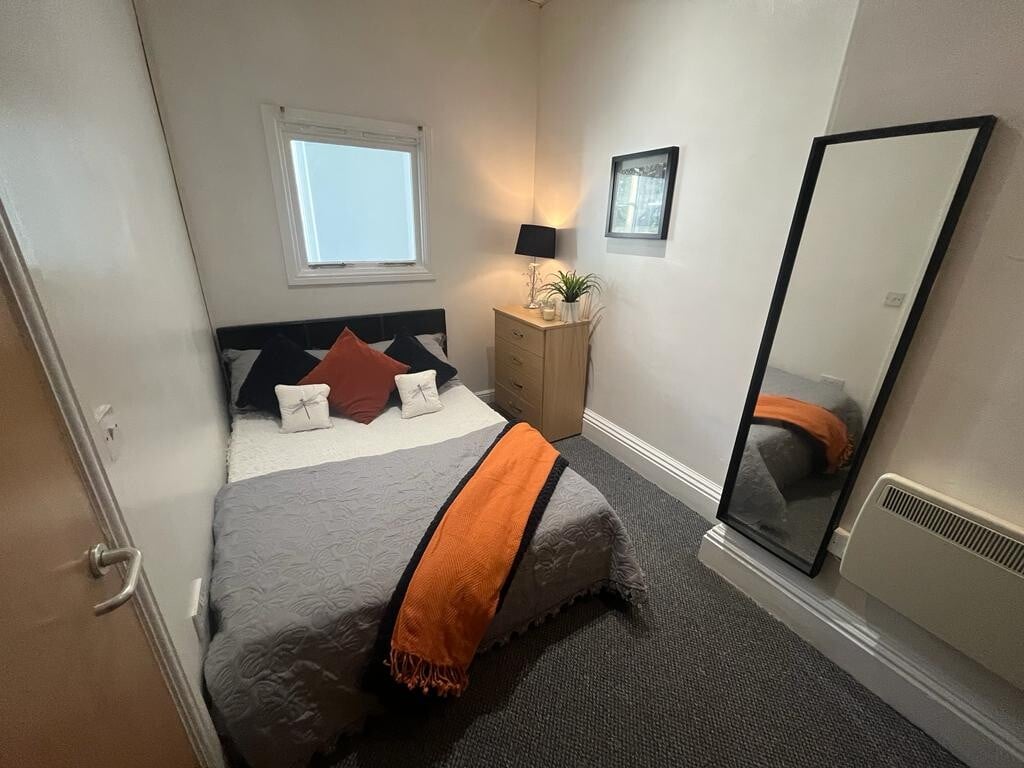 1 bedroom house for rent Ridgeway House, Grosvenor Road, Leeds, LS6 2DZ