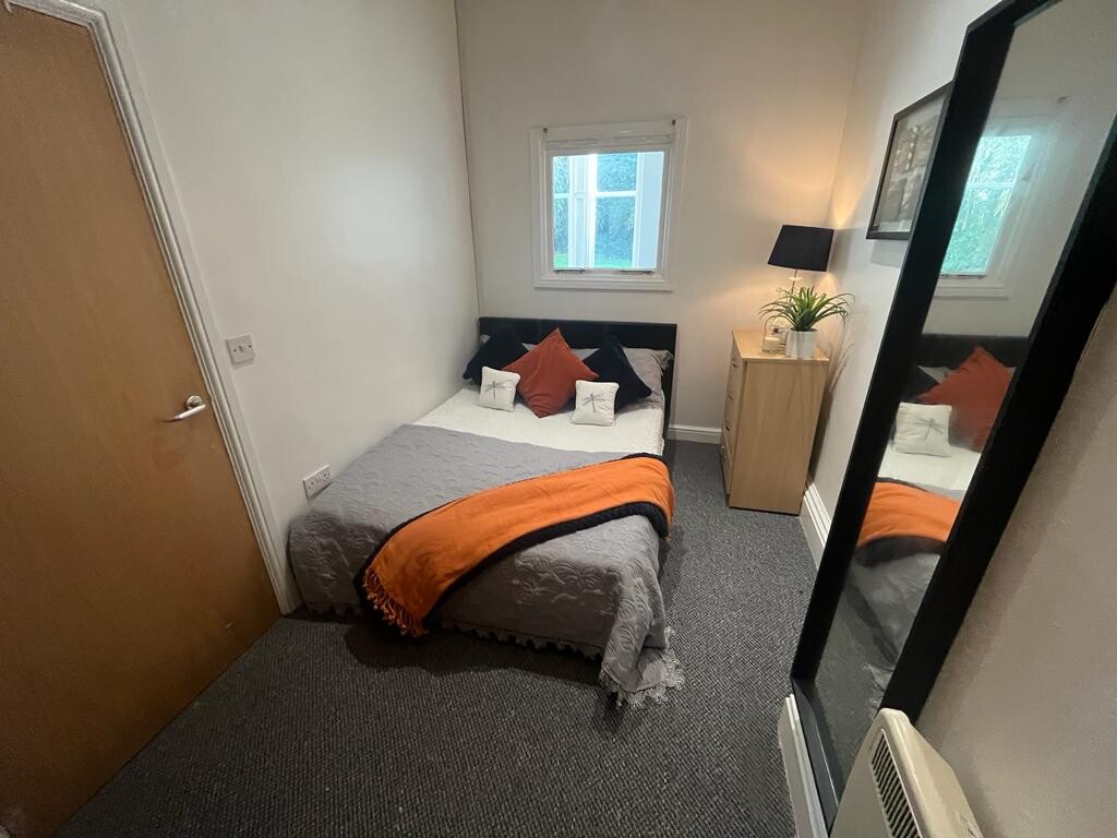 1 bedroom house for rent Ridgeway House, Grosvenor Road, Leeds, LS6 2DZ