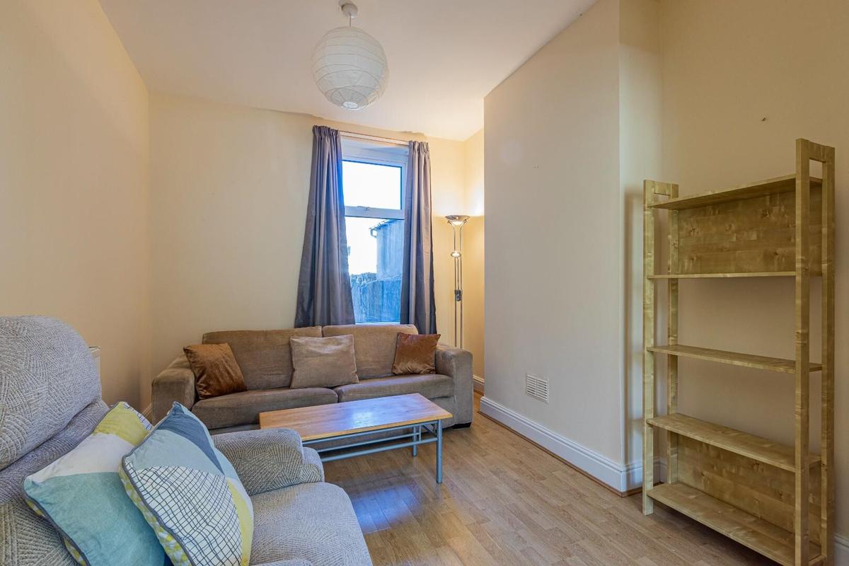 3 bedroom house for rent Inverness Place, Cardiff, CF24 4RU UniHomes