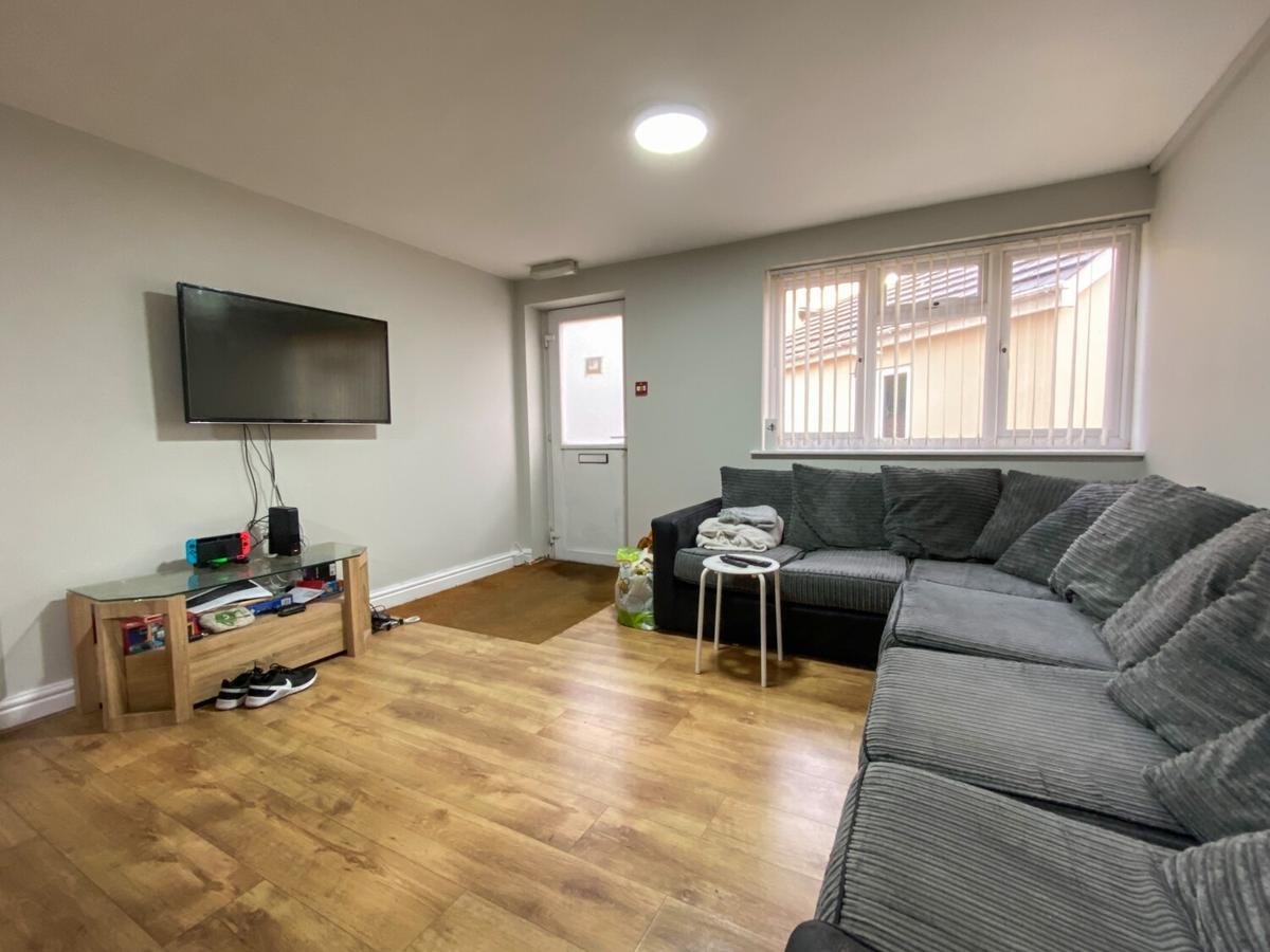 6 bedroom apartment for rent Rhymney Terrace, Cardiff, CF24 4DE UniHomes