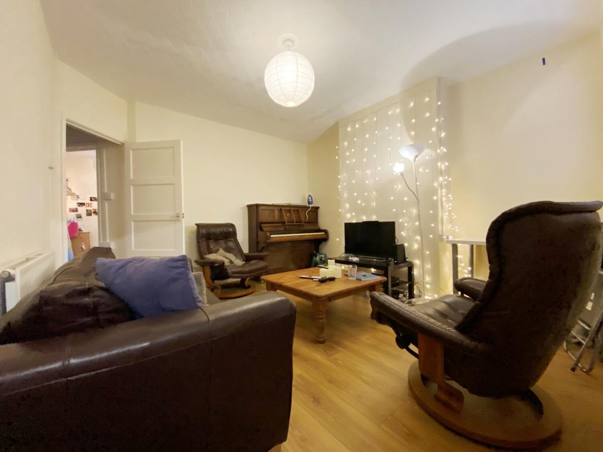 4 bedroom house on Wyverne Road, Cathays, Cardiff