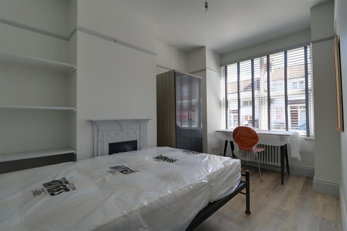 3 bedroom apartment for rent Sandown Road, Brighton, BN2 3EH UniHomes