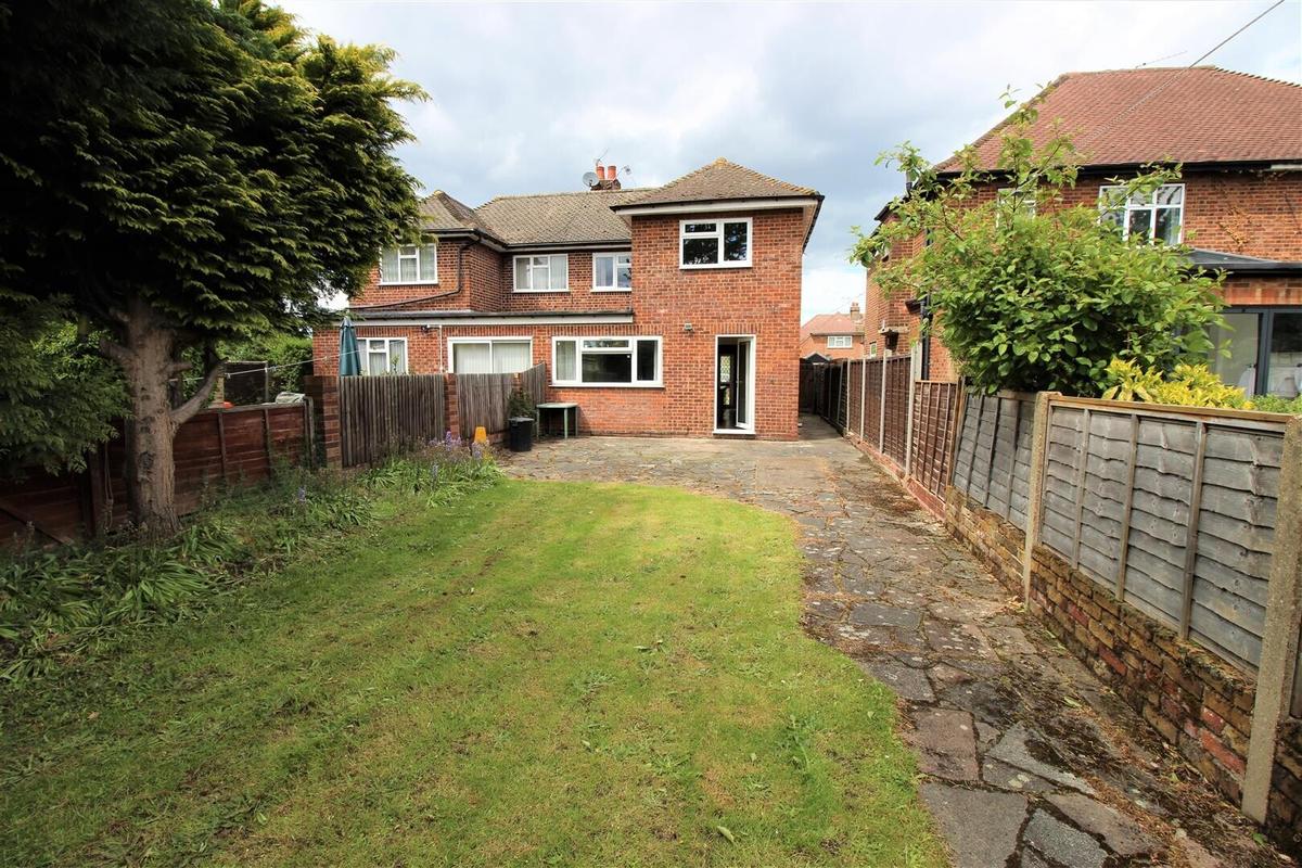 4 bedroom house for rent St. Laurence Close, London, UB8 2HZ UniHomes