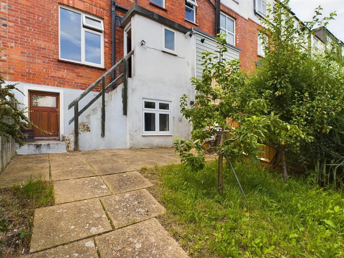 4 bedroom apartment for rent Stanmer Park Road, Brighton, BN1 7JJ UniHomes