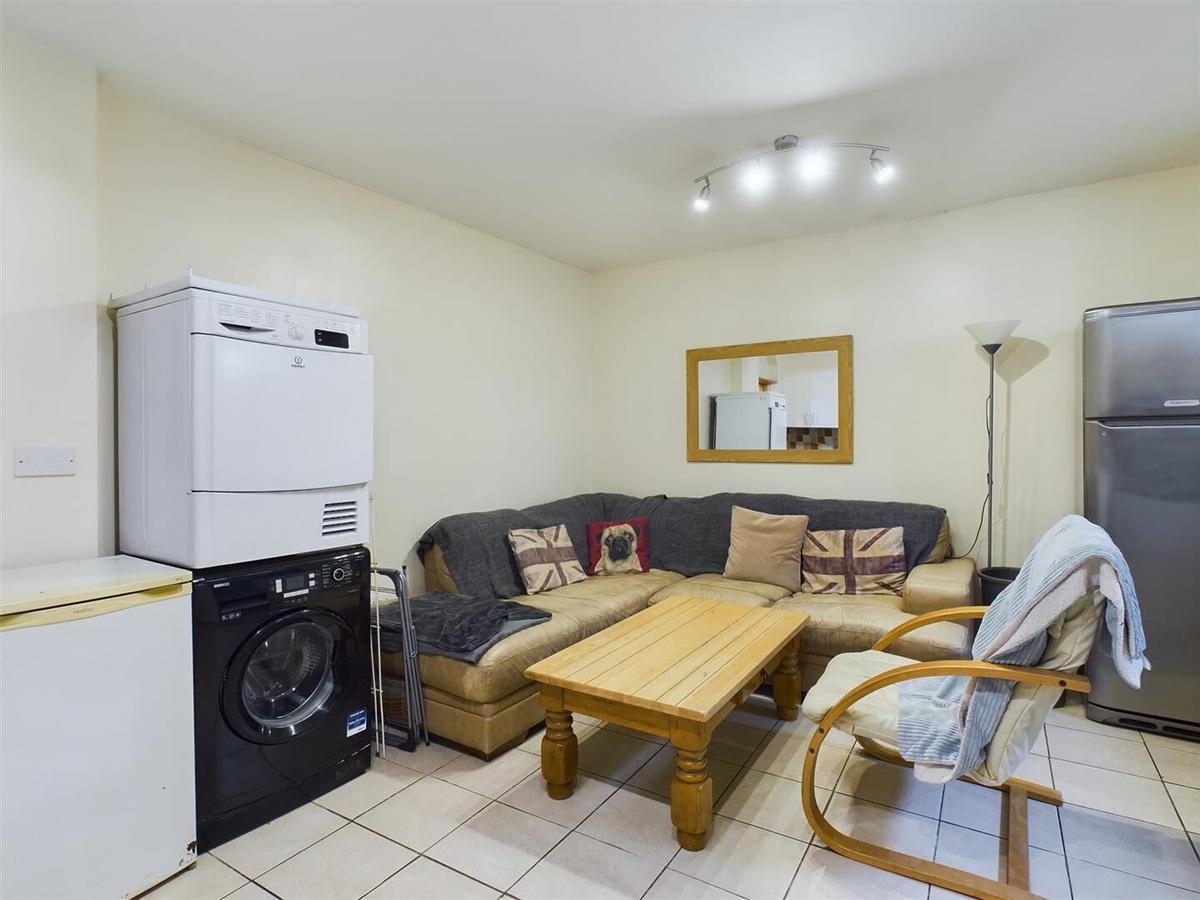 4 bedroom apartment for rent Stanmer Park Road, Brighton, BN1 7JJ UniHomes