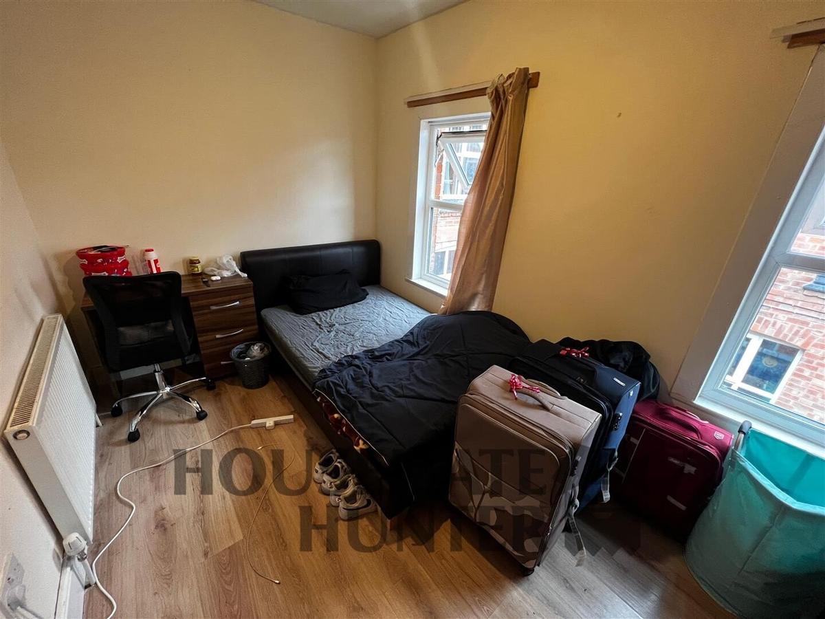 7 bedroom house for rent Narborough Road, Leicester, LE3 0PE UniHomes