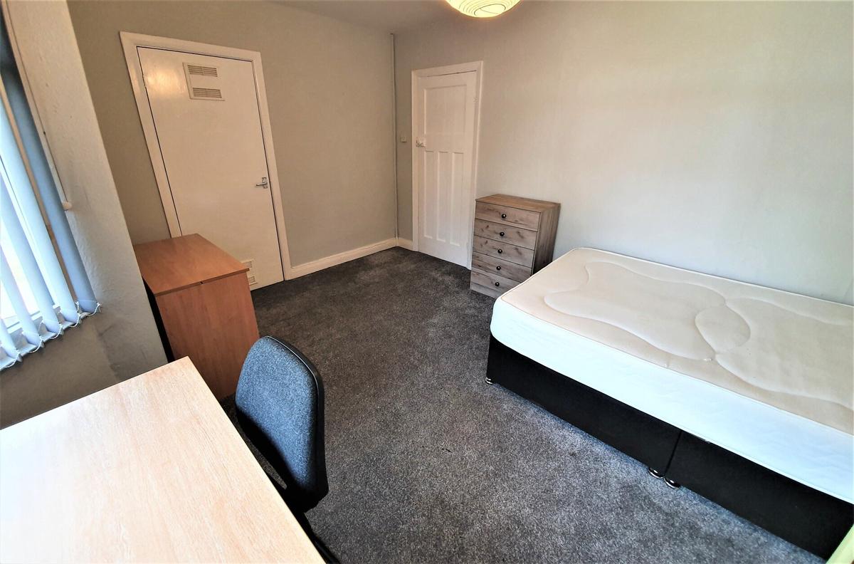 2 bedroom house for rent Cranbrook Avenue, Hull, HU6 7TX UniHomes