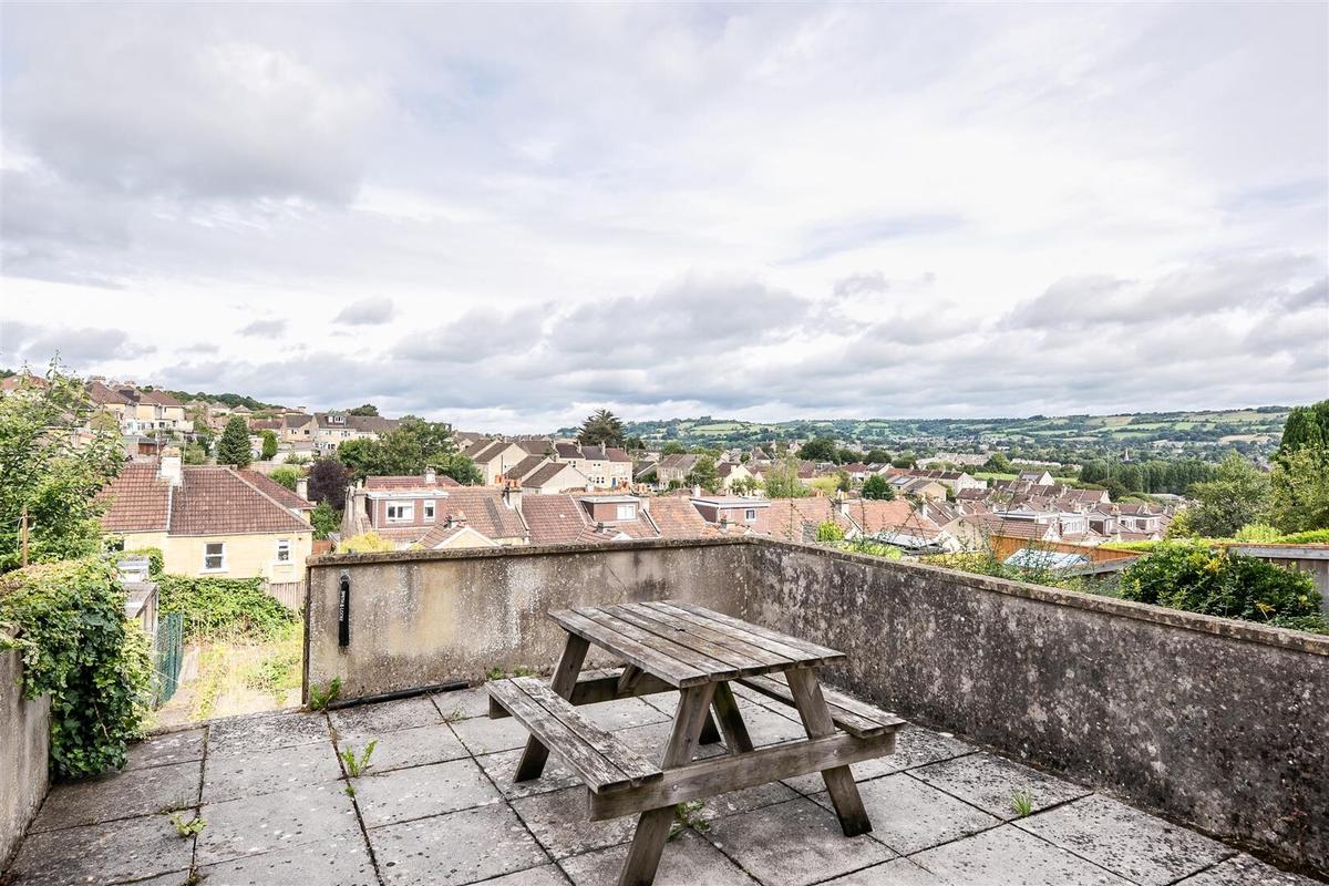 5 bedroom house for rent Coronation Avenue, Bath, BA2 2JW UniHomes