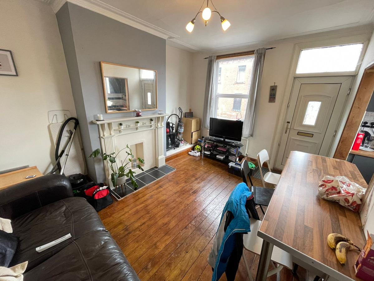 3 bedroom house for rent Wetherby Place, Leeds, LS4 2JG UniHomes