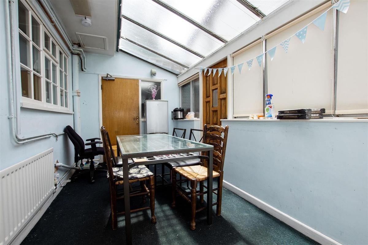 6 bedroom house for rent Harborne Park Road, Birmingham, B17 0BL UniHomes