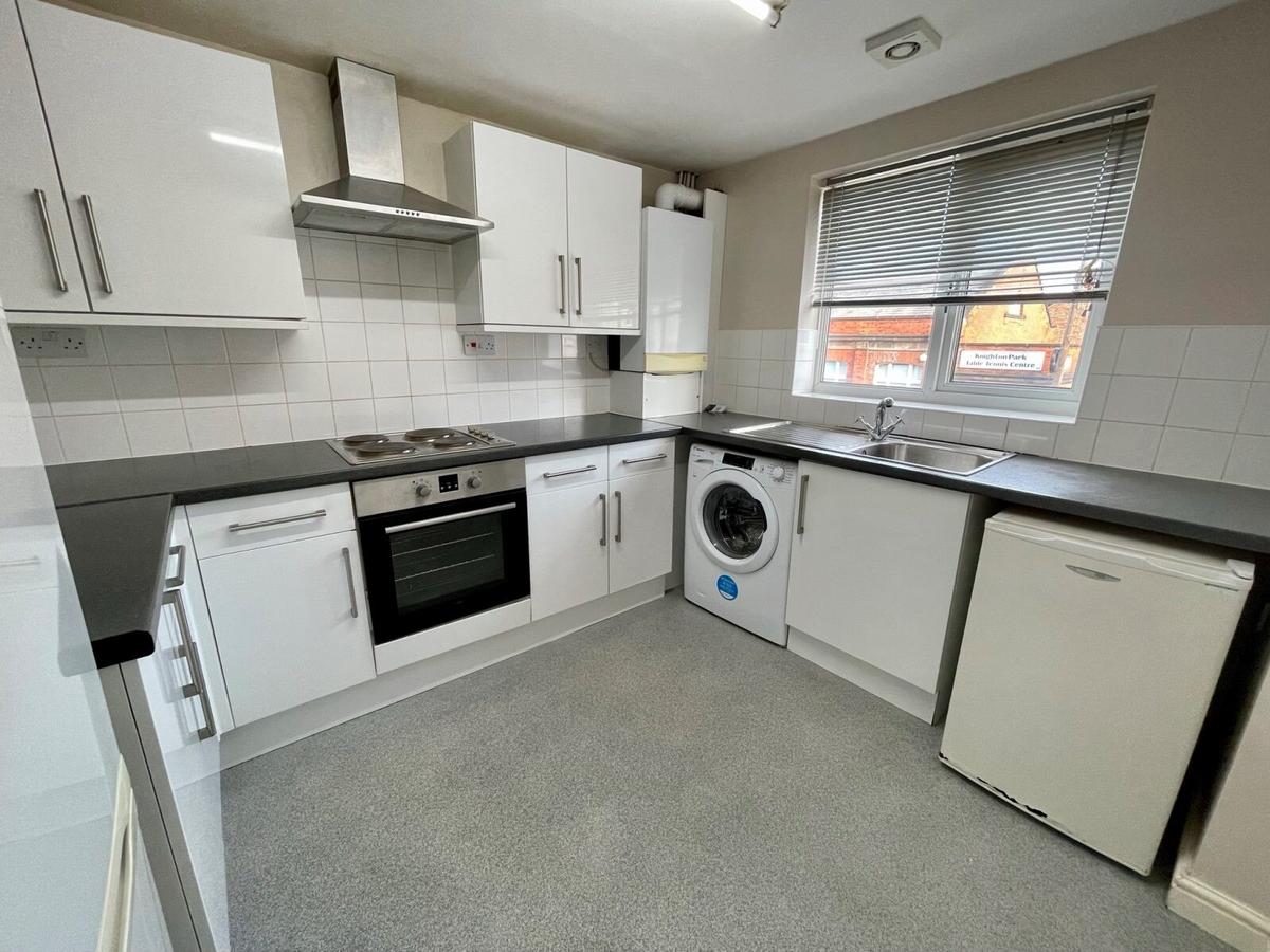 4 bedroom house for rent Knighton Fields Road East, Leicester, LE2 6DP UniHomes