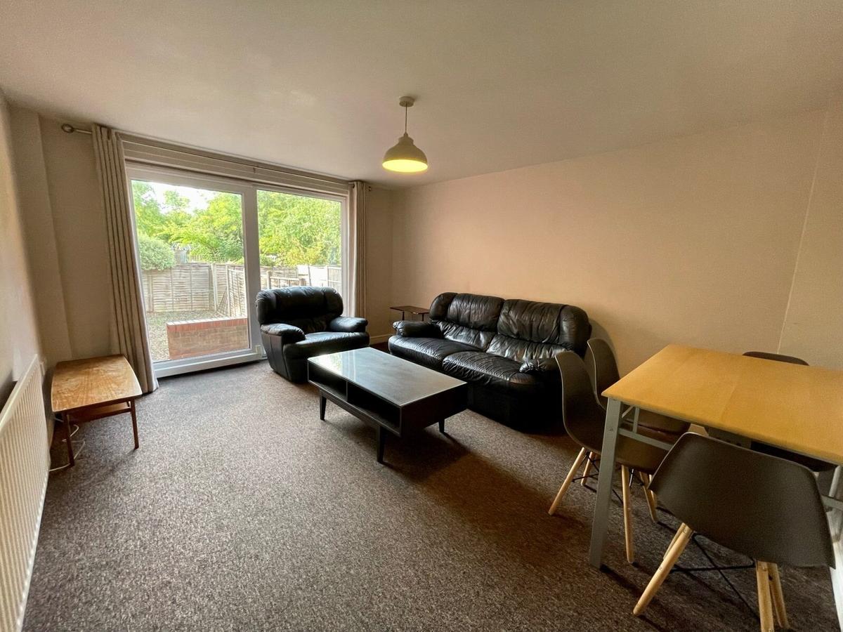 4 bedroom house for rent Knighton Fields Road East, Leicester, LE2 6DP UniHomes