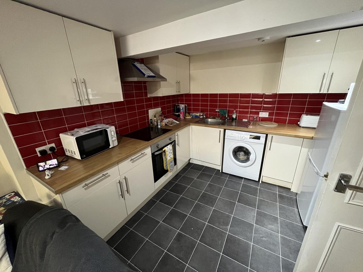 2 bedroom apartment for rent Otley Road, Leeds, LS16 5JX UniHomes