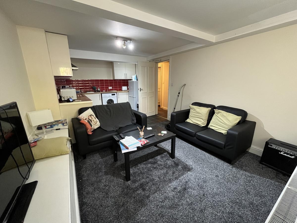 2 bedroom apartment for rent Otley Road, Leeds, LS16 5JX UniHomes
