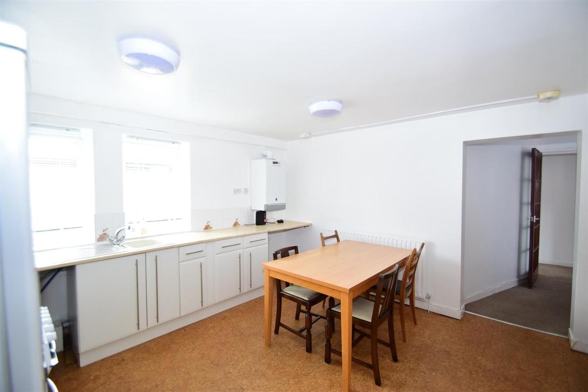 3 bedroom apartment for rent Stratford Road, Newcastle, NE6 5PB UniHomes