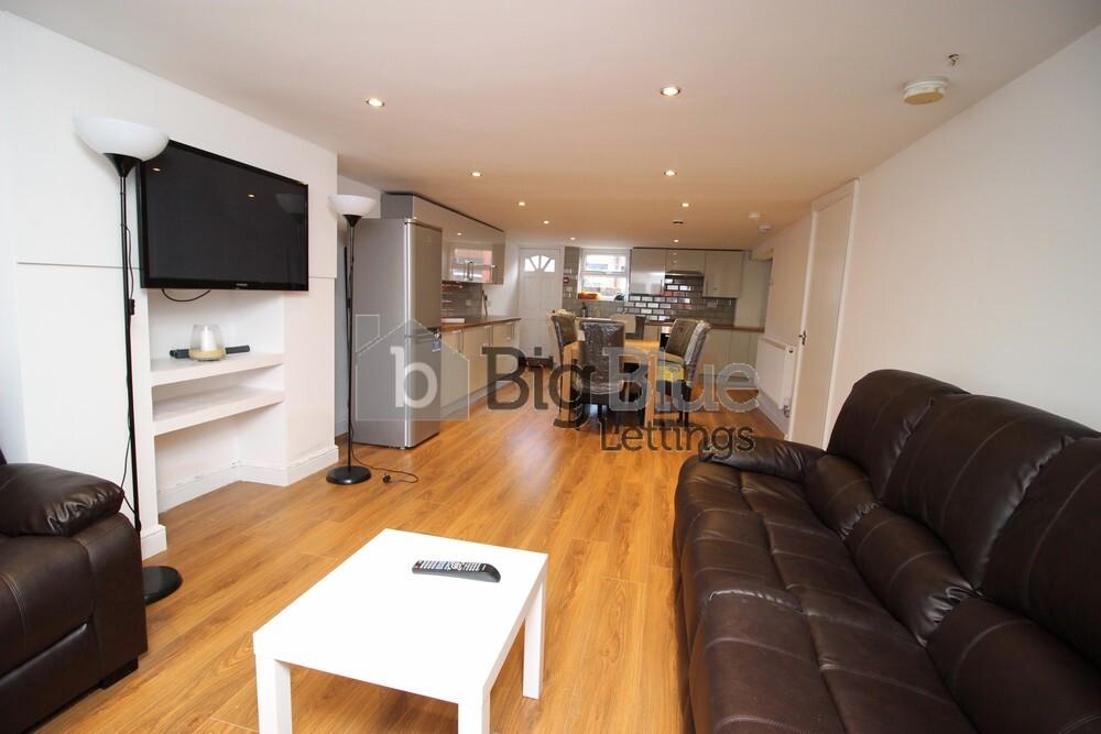 6 bedroom house for rent The Village Street, Burley, Leeds, LS4 2PR UniHomes