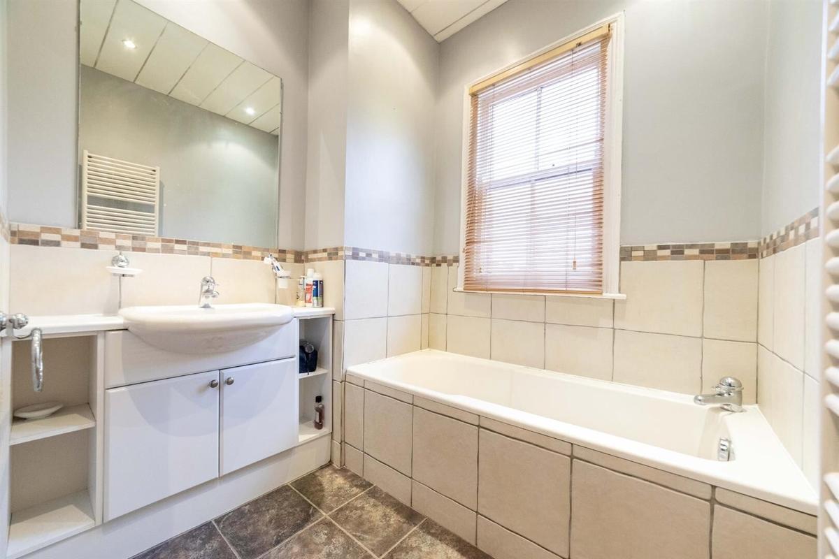 4 bedroom house for rent Rosebery Crescent, Newcastle, NE2 1EU UniHomes