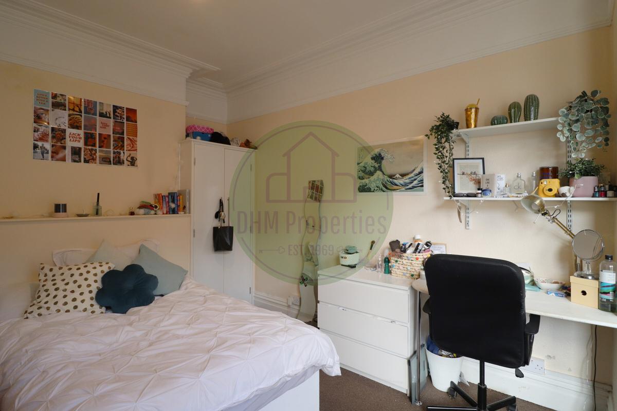 5 bedroom house for rent Blandford Gardens, Leeds, LS2 9AL UniHomes
