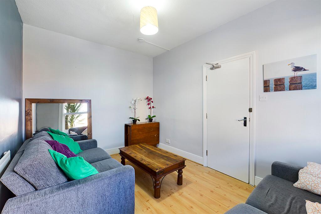 3 bedroom house for rent Cambridge Road, Southampton, SO14 6RB UniHomes