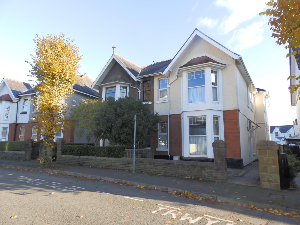 6 bedroom house for rent Eaton Crescent, Swansea, SA1 4QL UniHomes
