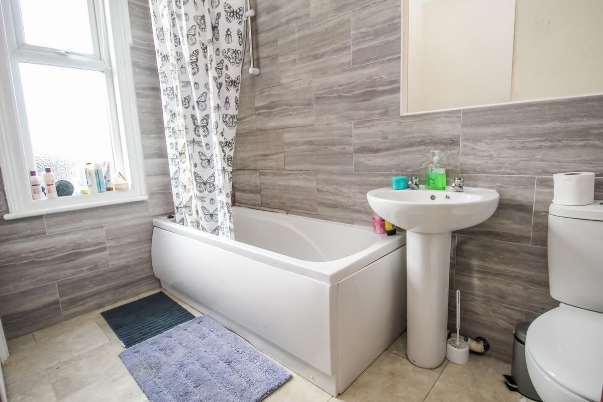 7 bedroom house for rent Hyde Park, Leeds, LS6 2HQ UniHomes