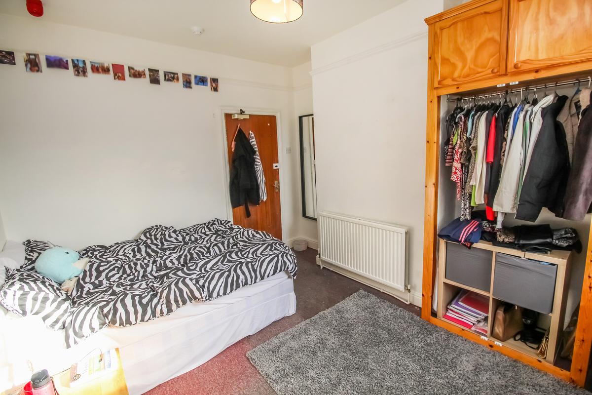 7 bedroom house for rent Hyde Park, Leeds, LS6 2HQ UniHomes