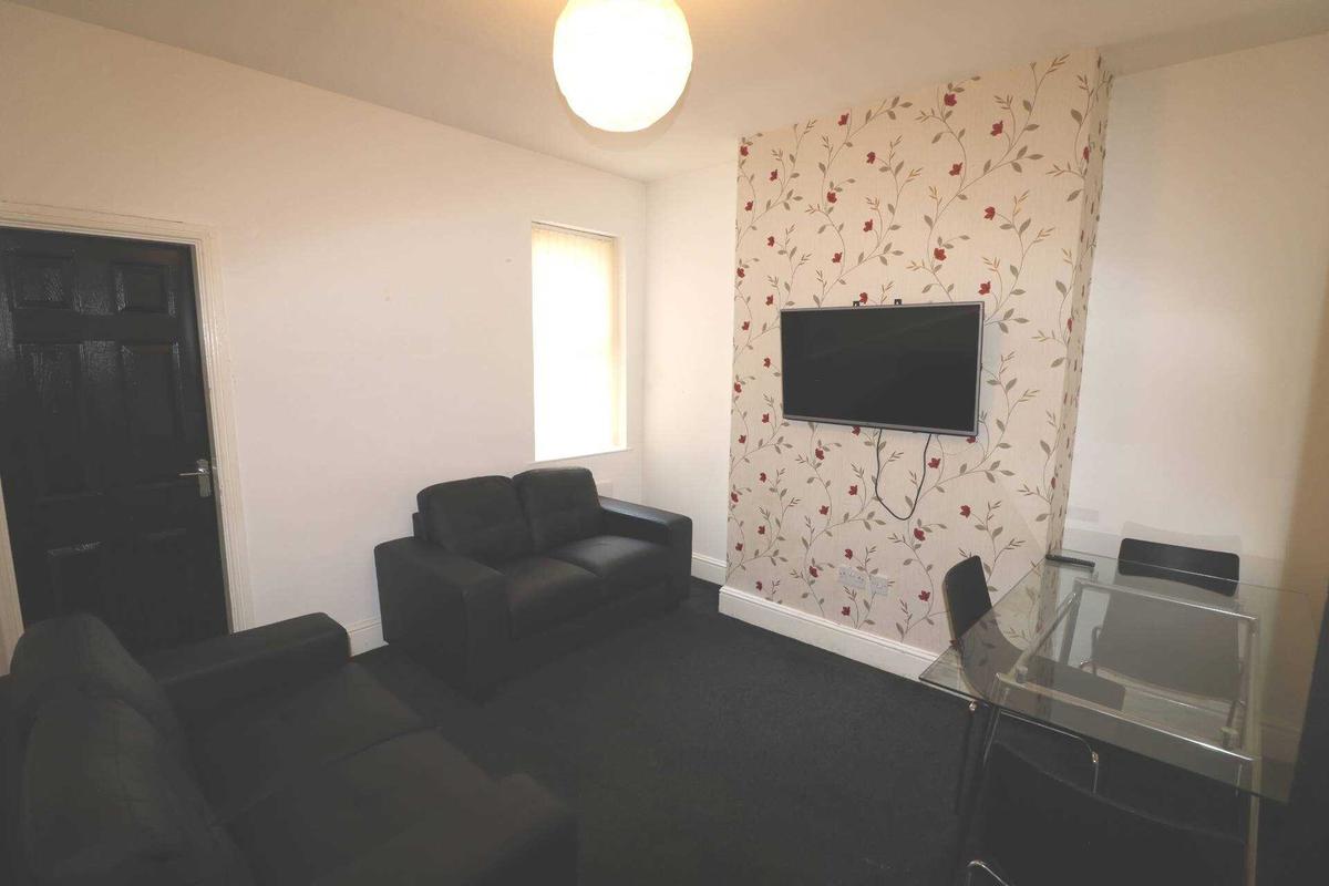 4 bedroom house for rent Adelaide Road, Liverpool, L7 8SH UniHomes