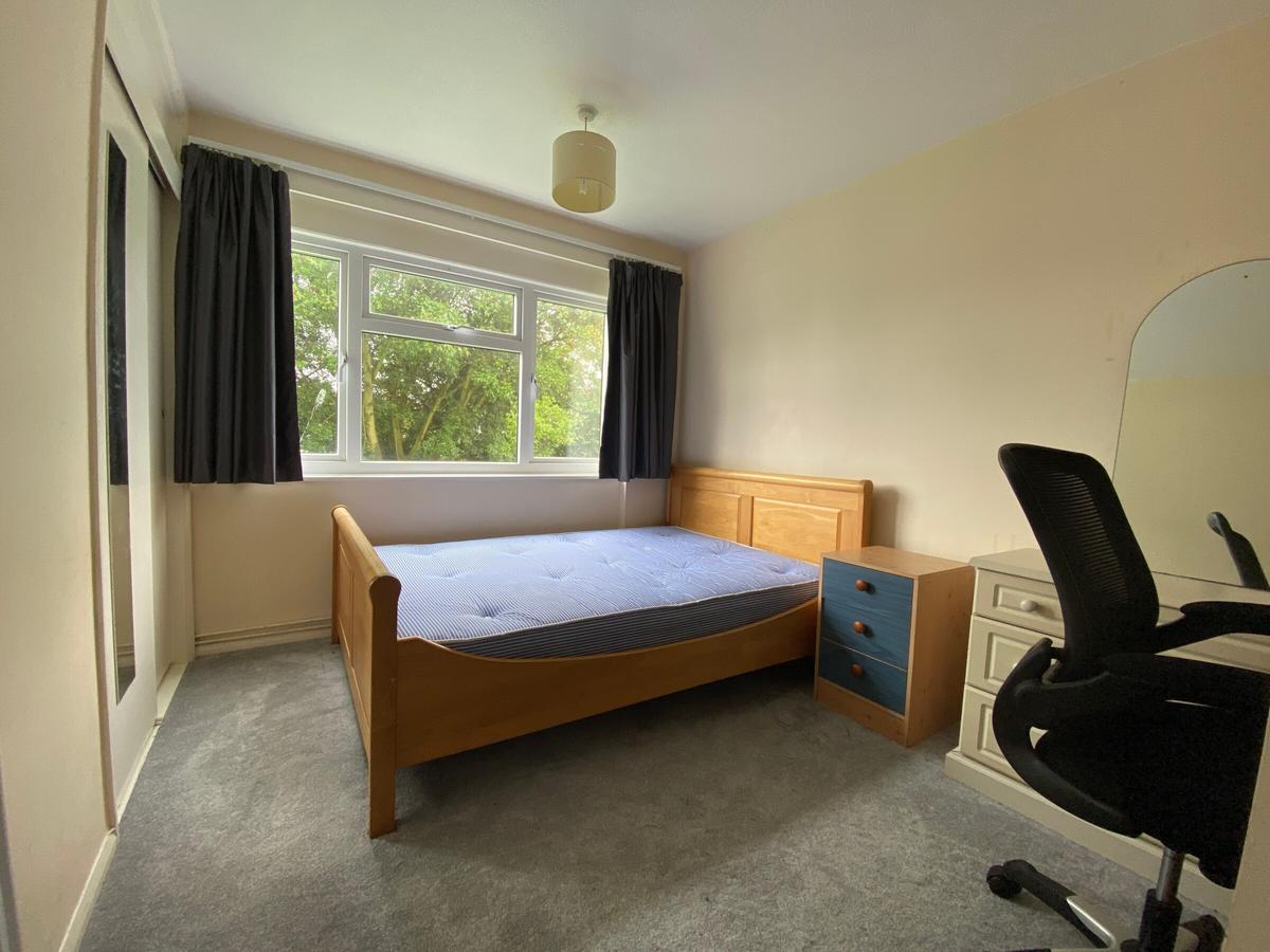 3 bedroom apartment on Valley Road Kent, Wincheap, Canterbury