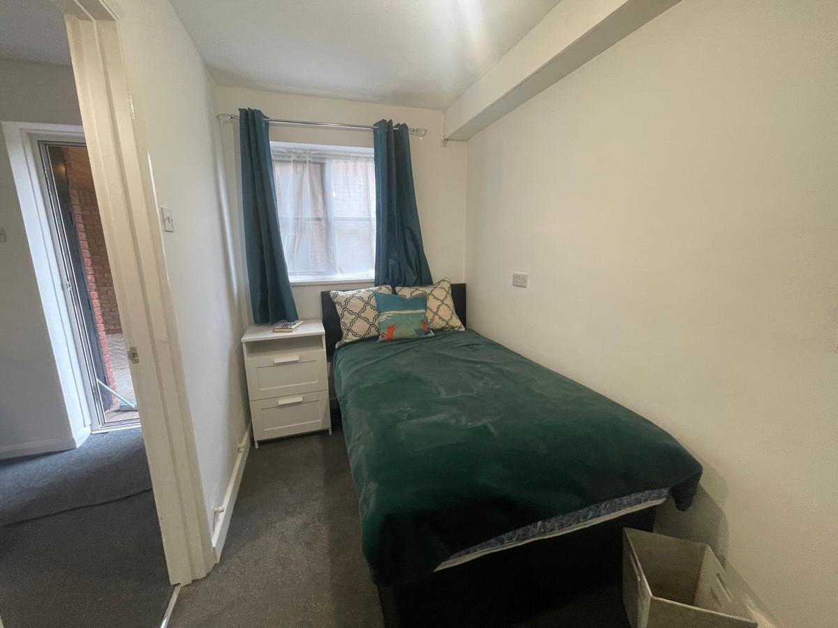 4 bedroom house for rent Meadow Close, Nottingham, NG2 3HZ UniHomes