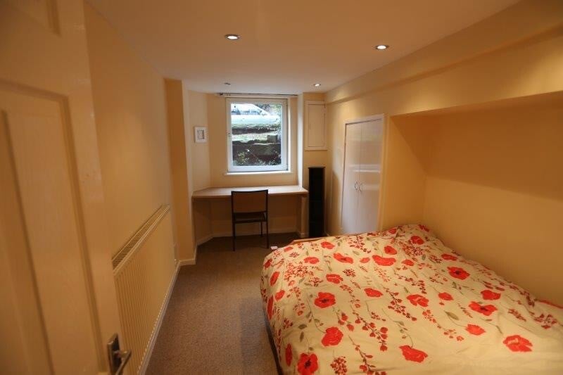 4 bedroom house for rent Beechwood Mount, Leeds, LS4 2NQ UniHomes