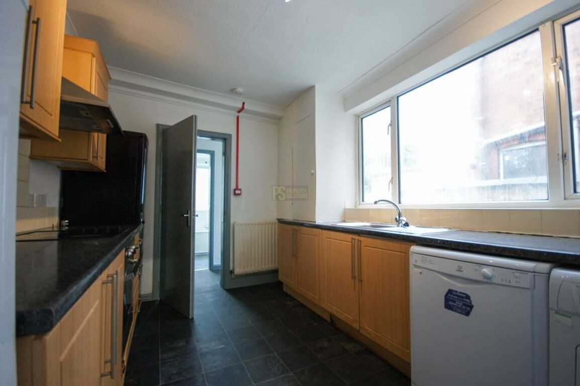 5 bedroom house for rent Pershore Road, Birmingham, B29 7NR UniHomes