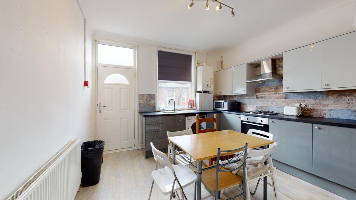 5 bedroom house for rent Burley Lodge Road, Leeds, LS6 1QP UniHomes