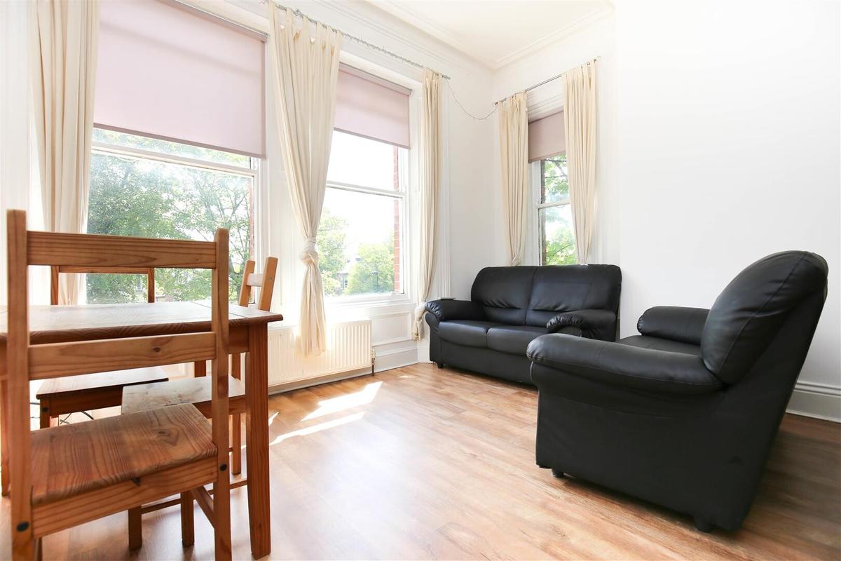 3 bedroom apartment for rent Grosvenor House, Newcastle, NE2 2RD UniHomes