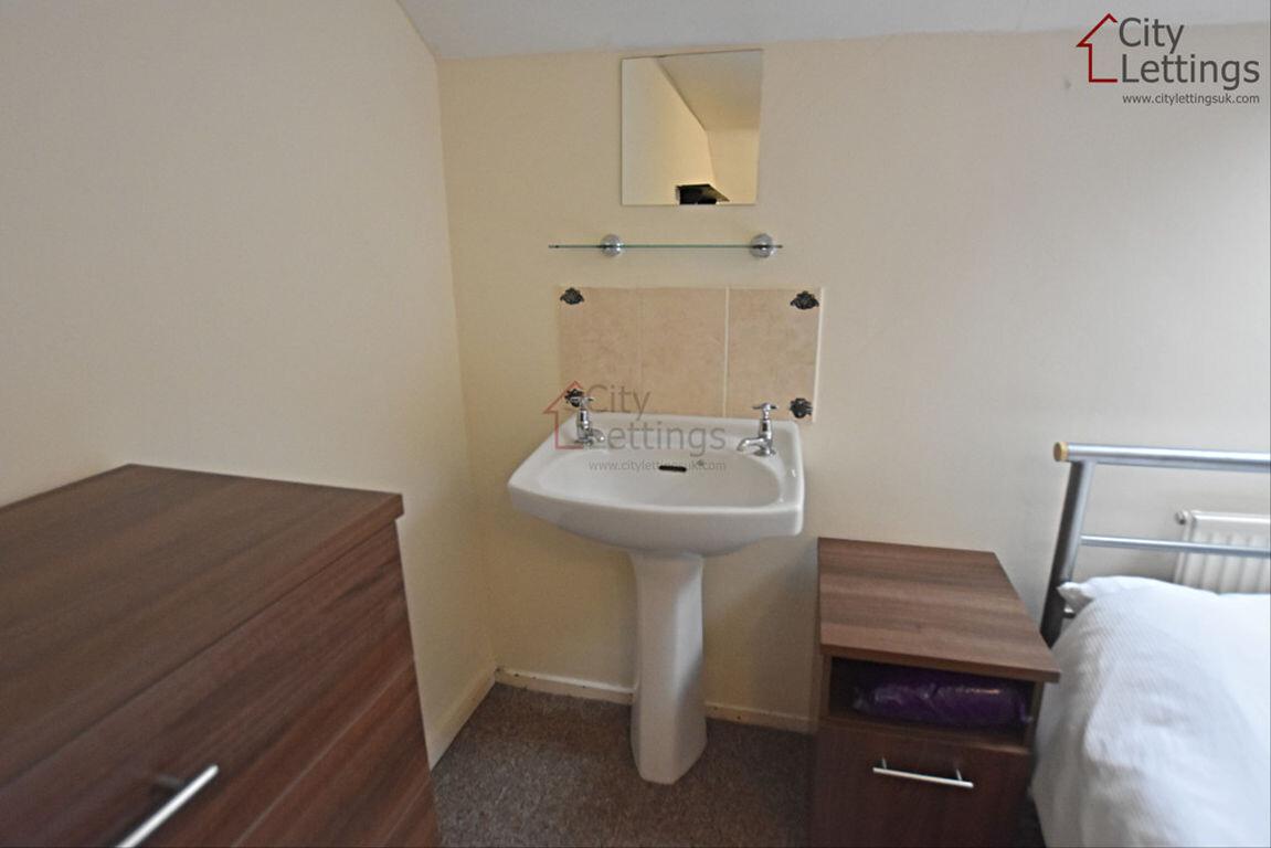 4 bedroom house for rent Chilwell Street, Nottingham, NG7 1SB UniHomes