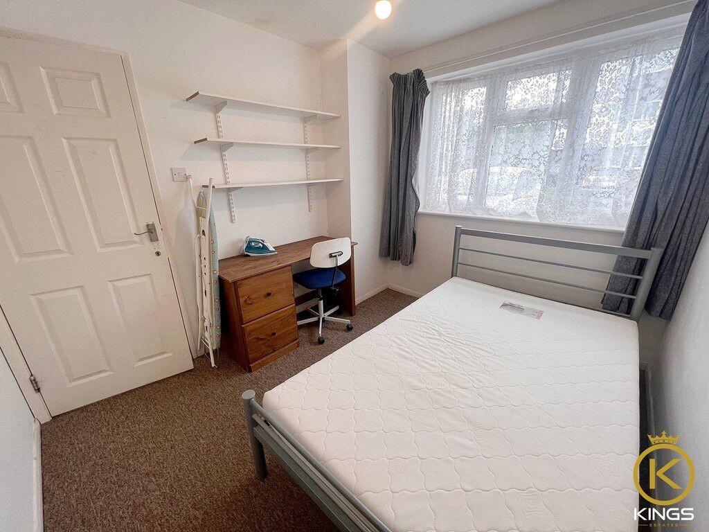 4 bedroom house for rent Guildford Park Avenue, Surrey, GU2 7NL UniHomes