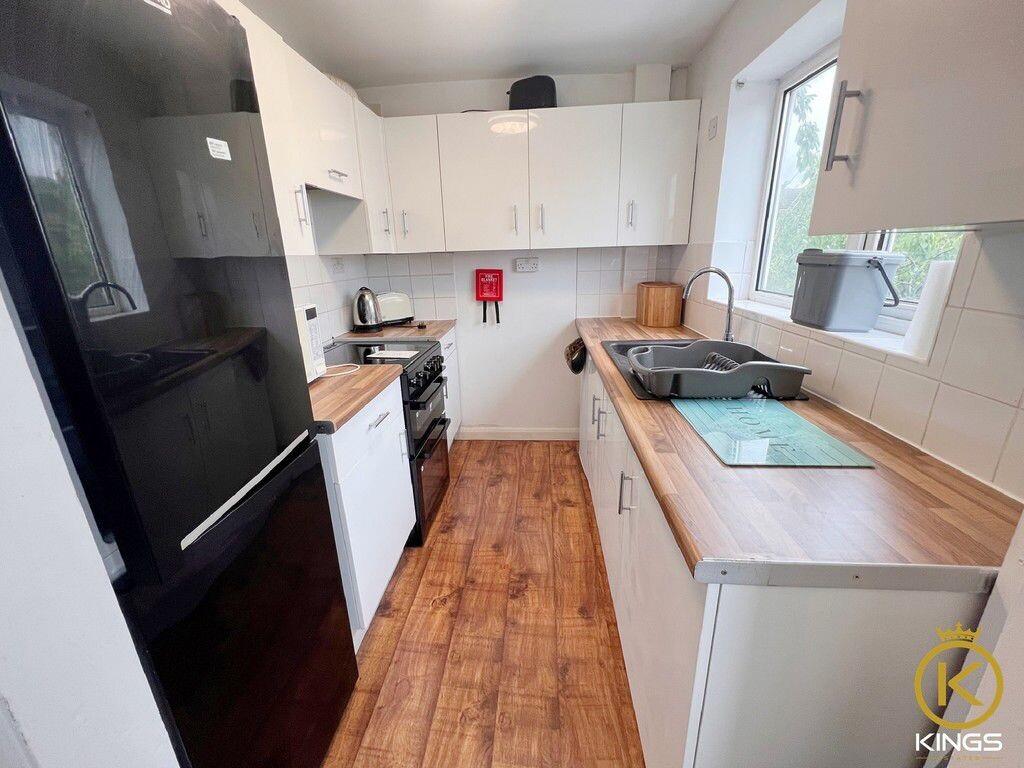 4 bedroom house for rent Guildford Park Avenue, Surrey, GU2 7NL UniHomes