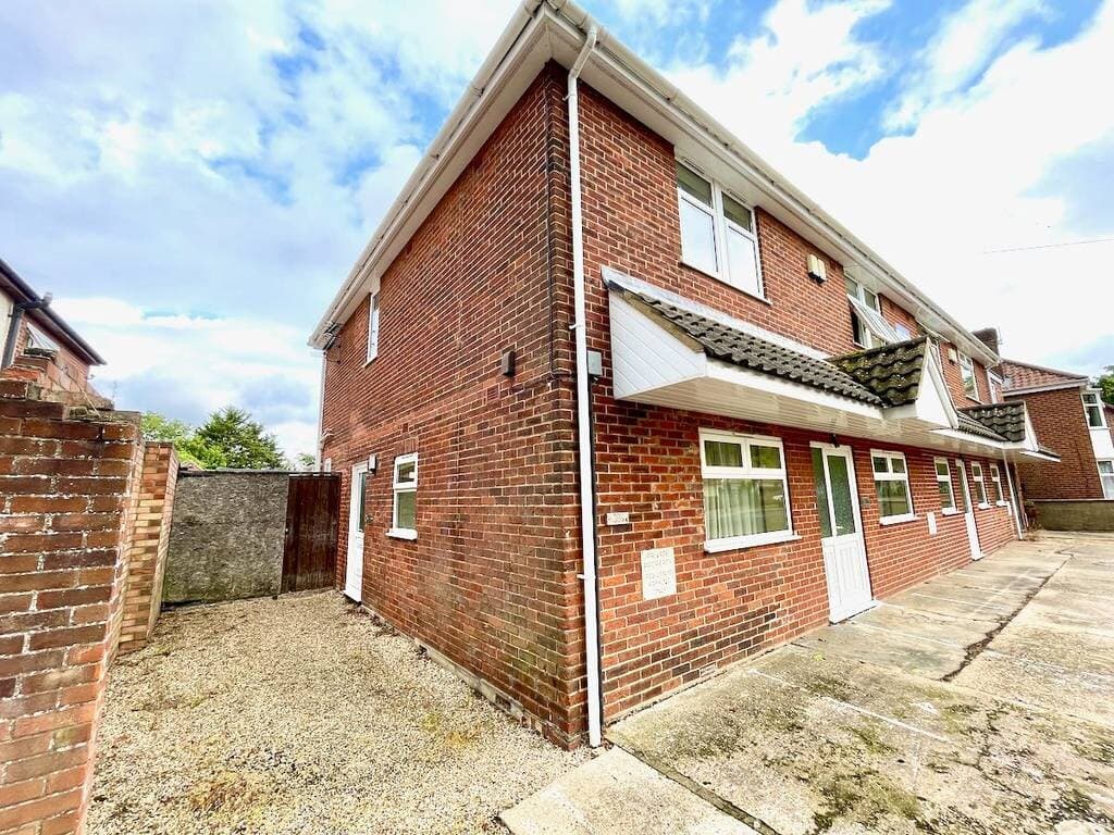 5 bedroom house for rent Bowthorpe Road Norfolk, Norwich, NR5 8AG