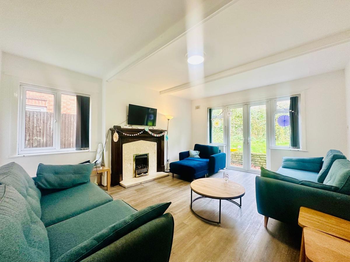 9 bedroom house on Rolleston Drive, Lenton, Nottingham