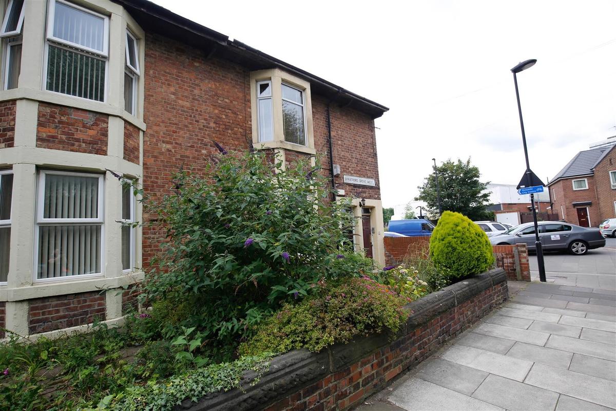 2 bedroom apartment for rent Stratford Grove West, Newcastle, NE6 5BB