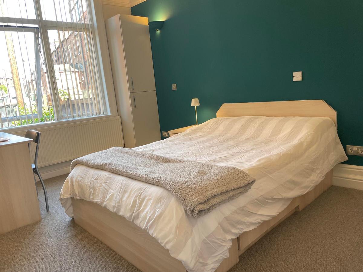 2 bedroom apartment for rent Kirkstall Lane, Leeds, LS6 3EJ UniHomes