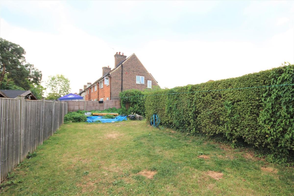 5 bedroom house for rent Aldershot Road, Surrey, GU2 8AJ UniHomes