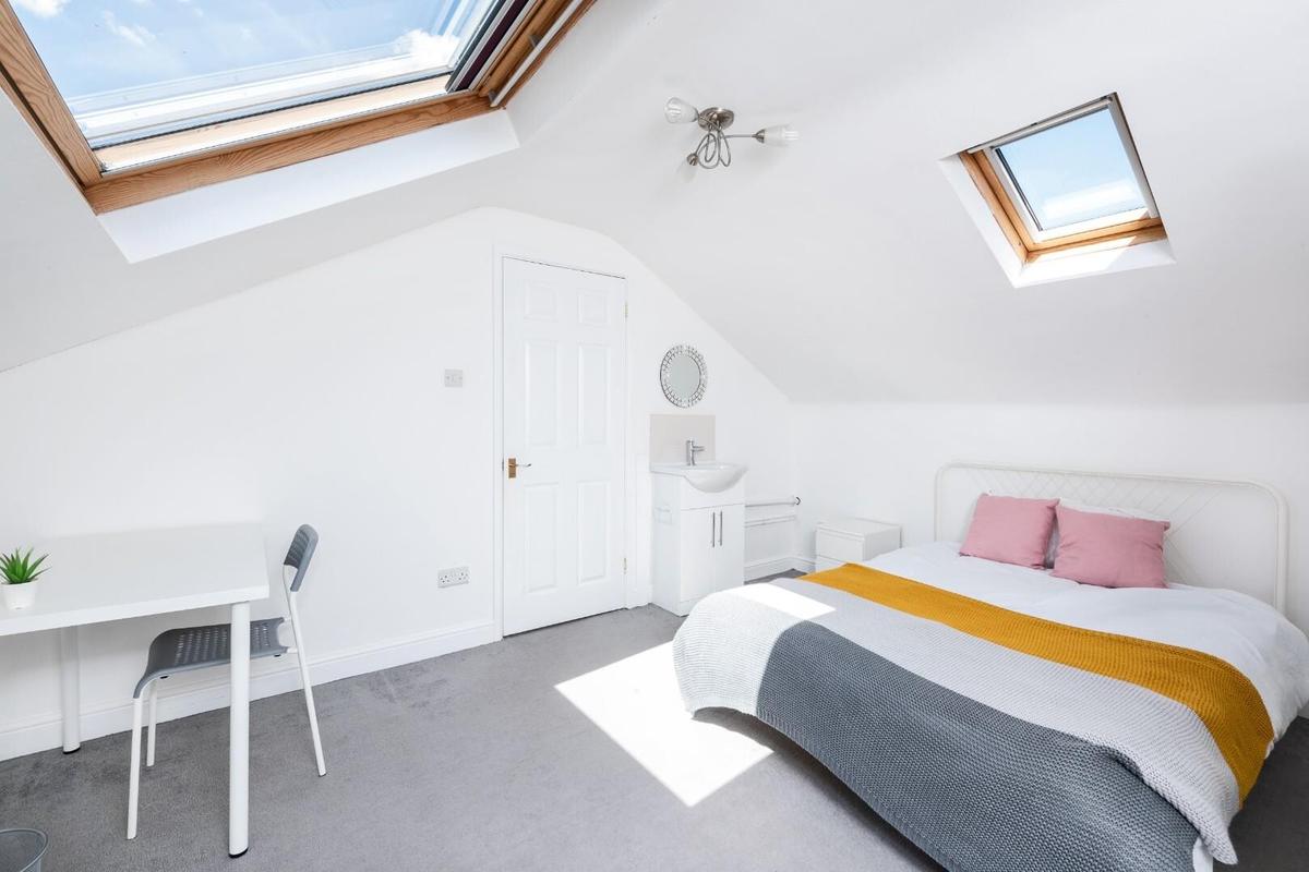 5 bedroom house for rent Lytton Gardens, Bath, BA2 1LW UniHomes