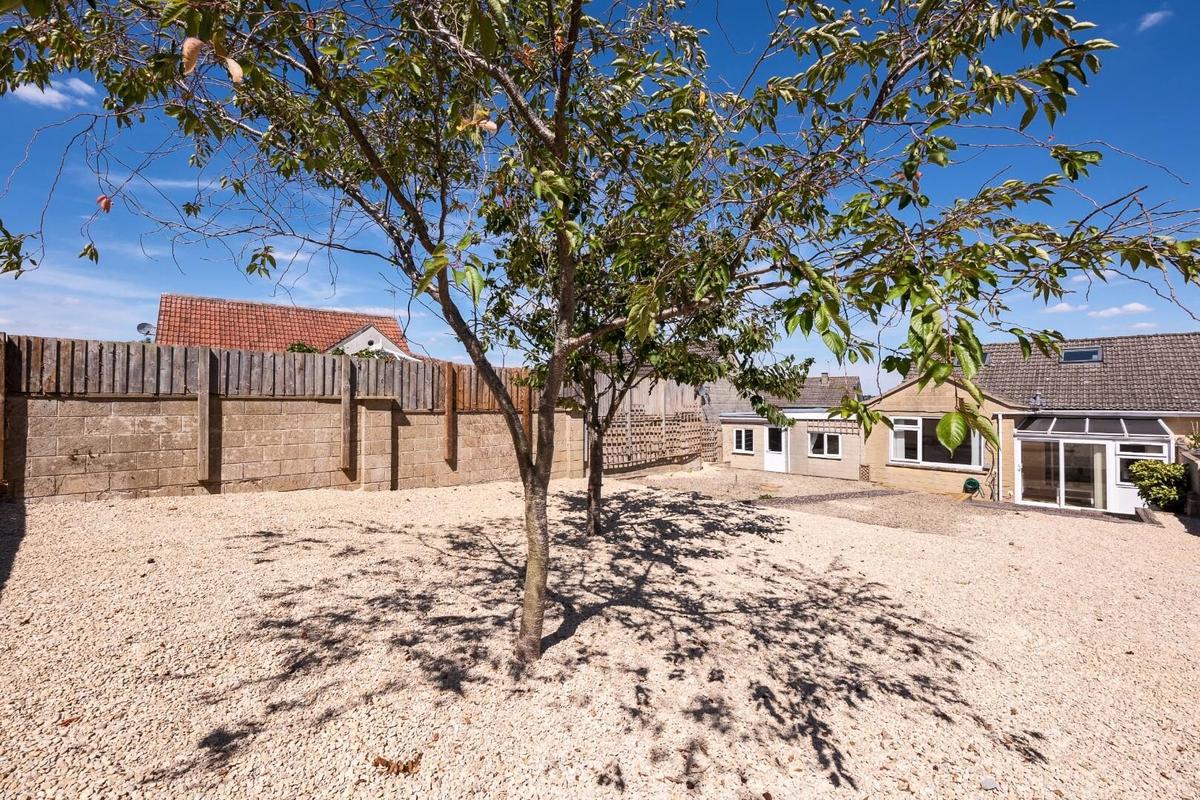 5 bedroom house for rent Lytton Gardens, Bath, BA2 1LW UniHomes