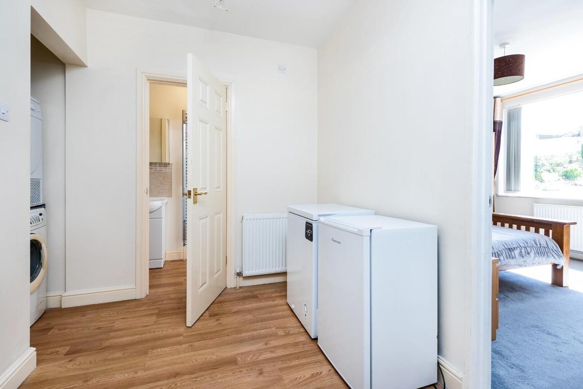 5 bedroom house for rent Lytton Gardens, Bath, BA2 1LW UniHomes