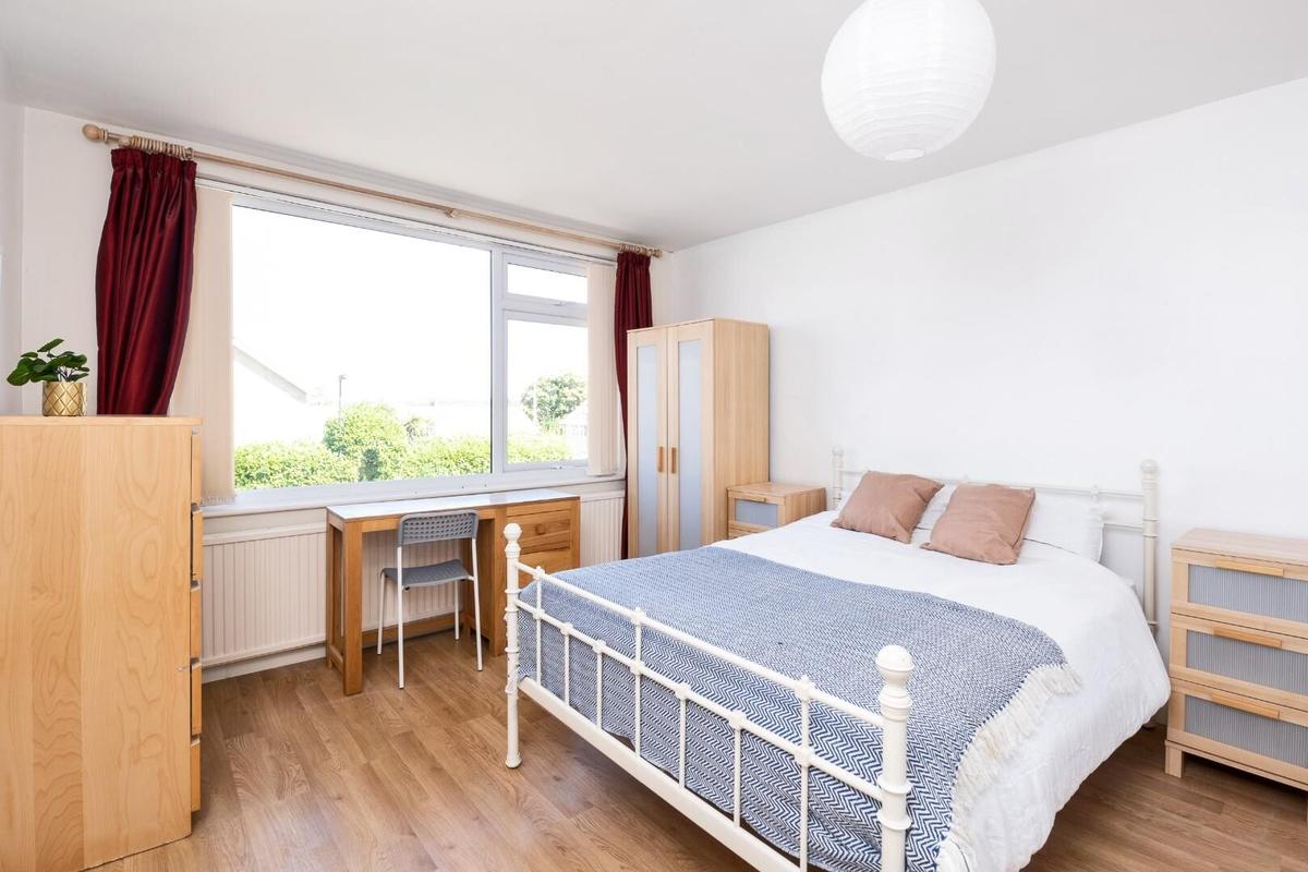 5 bedroom house for rent Lytton Gardens, Bath, BA2 1LW UniHomes