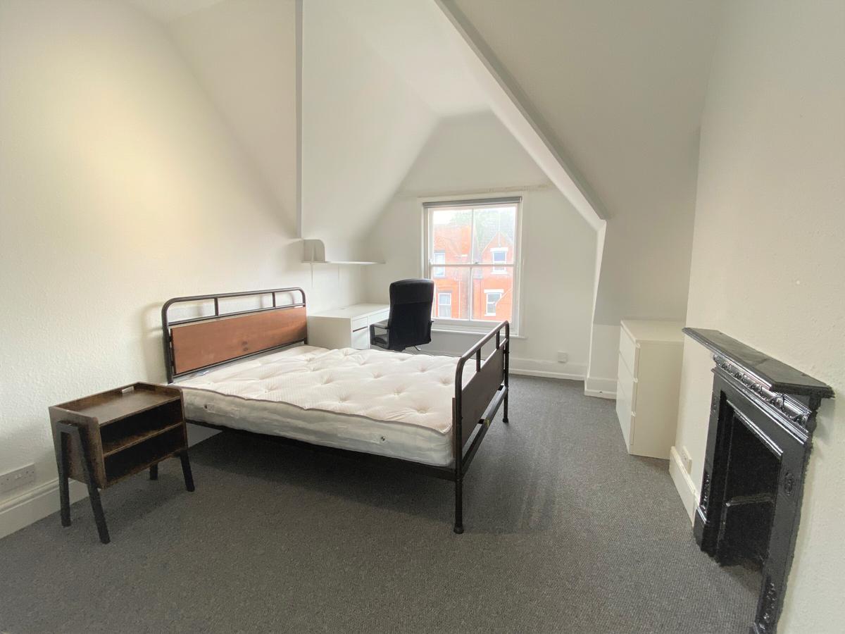 2 bedroom house for rent The Park, Nottingham, NG7 1DF UniHomes